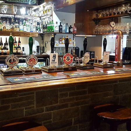 The Rose And Crown Hotel Huddersfield Exterior foto