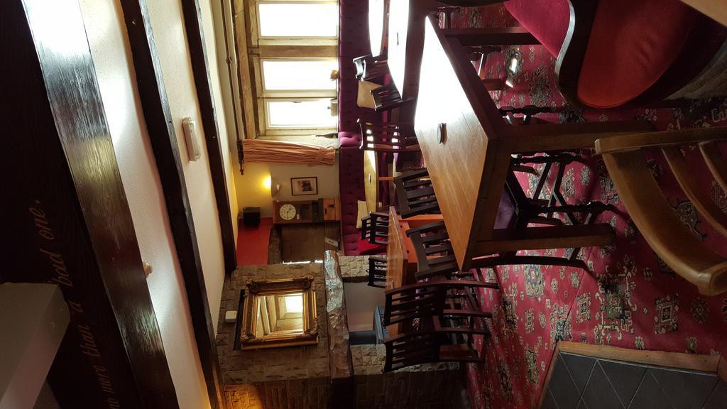 The Rose And Crown Hotel Huddersfield Exterior foto