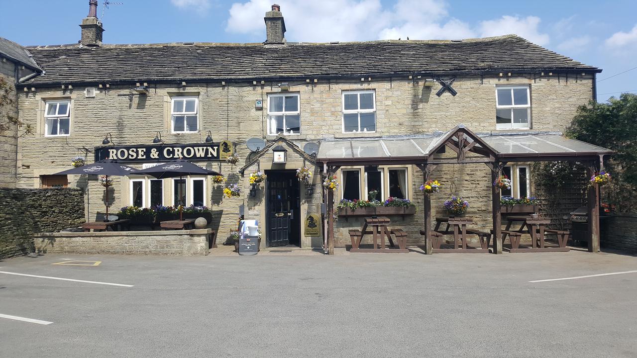 The Rose And Crown Hotel Huddersfield Exterior foto