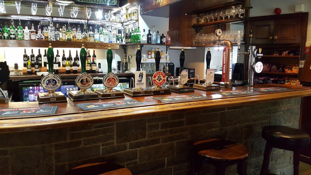 The Rose And Crown Hotel Huddersfield Exterior foto