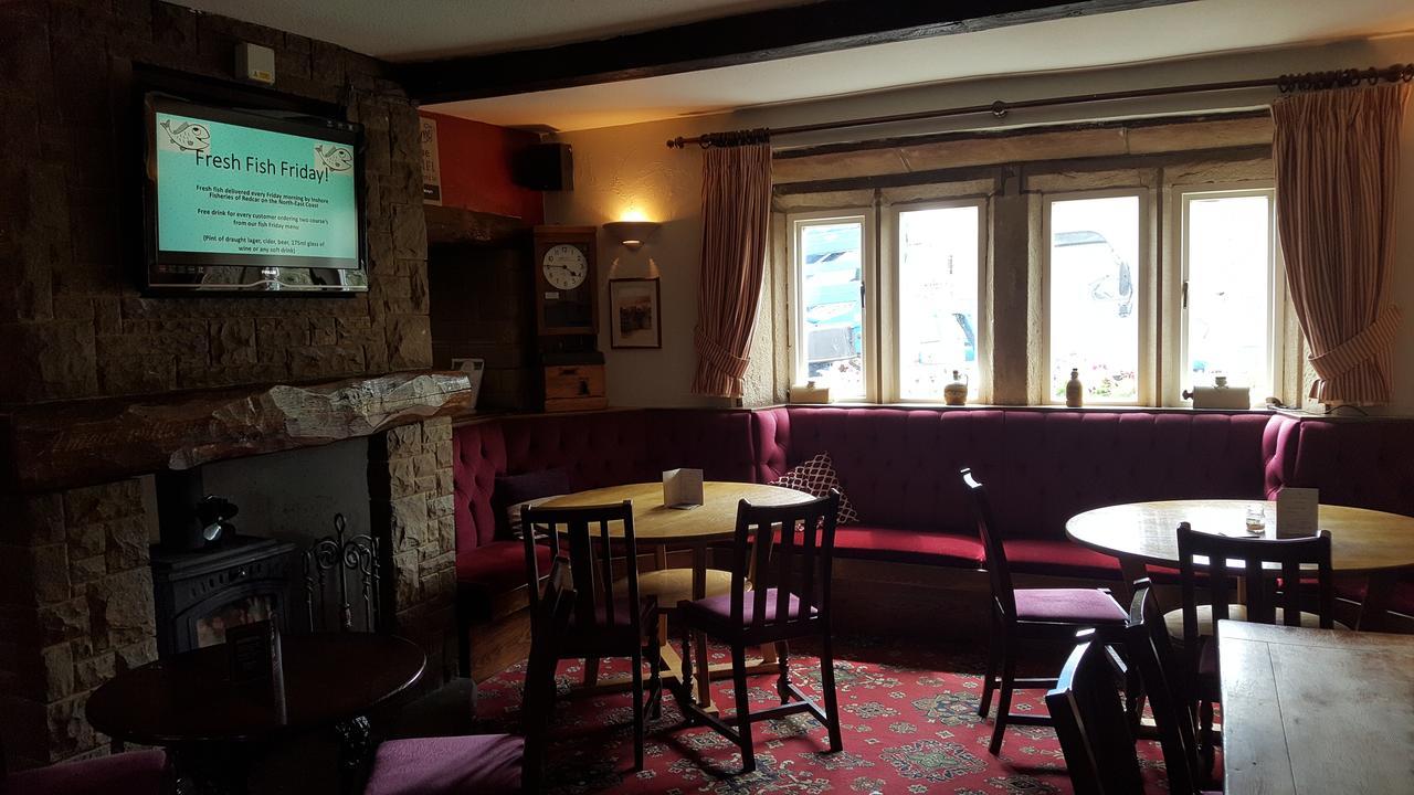 The Rose And Crown Hotel Huddersfield Exterior foto